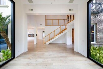 6 Jupiter Hills Dr in Newport Beach, CA - Building Photo - Building Photo
