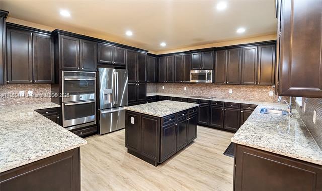 9942 NW 86th Ter in Doral, FL - Building Photo - Building Photo