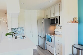 23304 Sesame St, Unit 16J in Torrance, CA - Building Photo - Building Photo
