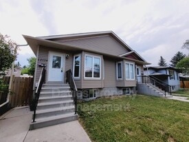 12124-12122 122 St NW in Edmonton, AB - Building Photo