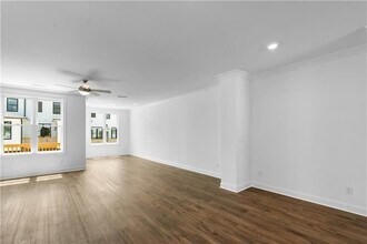 5440 Howington Ct in Buford, GA - Foto de edificio - Building Photo