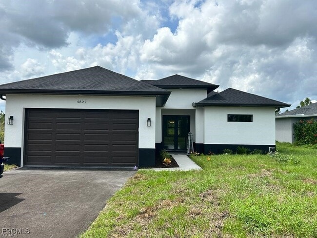 property at 4827 Everglades Blvd N