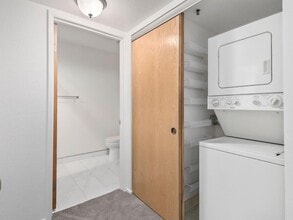 1 Laurel St in San Carlos, CA - Building Photo - Building Photo