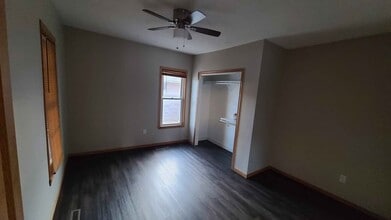 419 S 3rd St, Unit 419 S 3rd St in La Crescent, MN - Building Photo - Building Photo