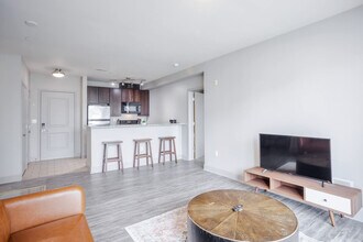121 E Freedom Way in Cincinnati, OH - Building Photo - Building Photo