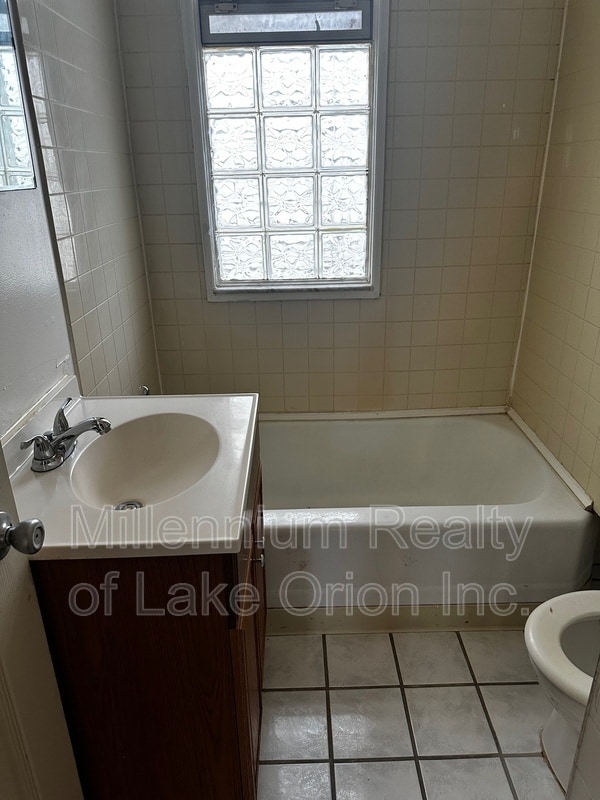 15251 Maplewood Ave in Eastpointe, MI - Building Photo - Building Photo