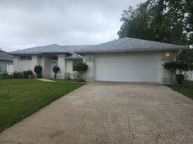 13 Wood Crest Ln in Palm Coast, FL - Building Photo