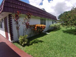 203 Waterford Cresent in Delray Beach, FL - Building Photo - Building Photo
