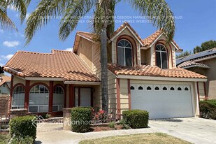 20325 Calhaven Dr in Santa Clarita, CA - Building Photo