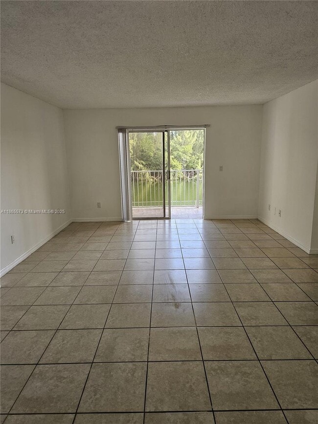8240 SW 210th St in Cutler Bay, FL - Building Photo - Building Photo