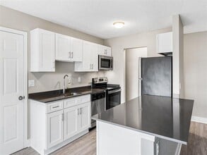 Greens on North Forest in Williamsville, NY - Building Photo - Building Photo