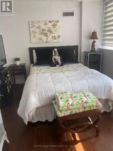 3590 Kaneff Crescent in Mississauga, ON - Building Photo - Building Photo