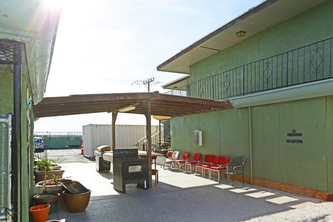 Krib Apartments in Las Vegas, NV - Foto de edificio - Building Photo