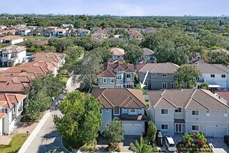 3534 Forest View Cir in Fort Lauderdale, FL - Foto de edificio - Building Photo