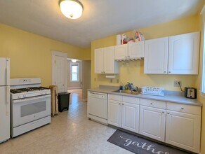 79 Conwell Ave in Somerville, MA - Foto de edificio - Building Photo