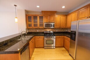 665 N Capitol Ave in San Jose, CA - Building Photo