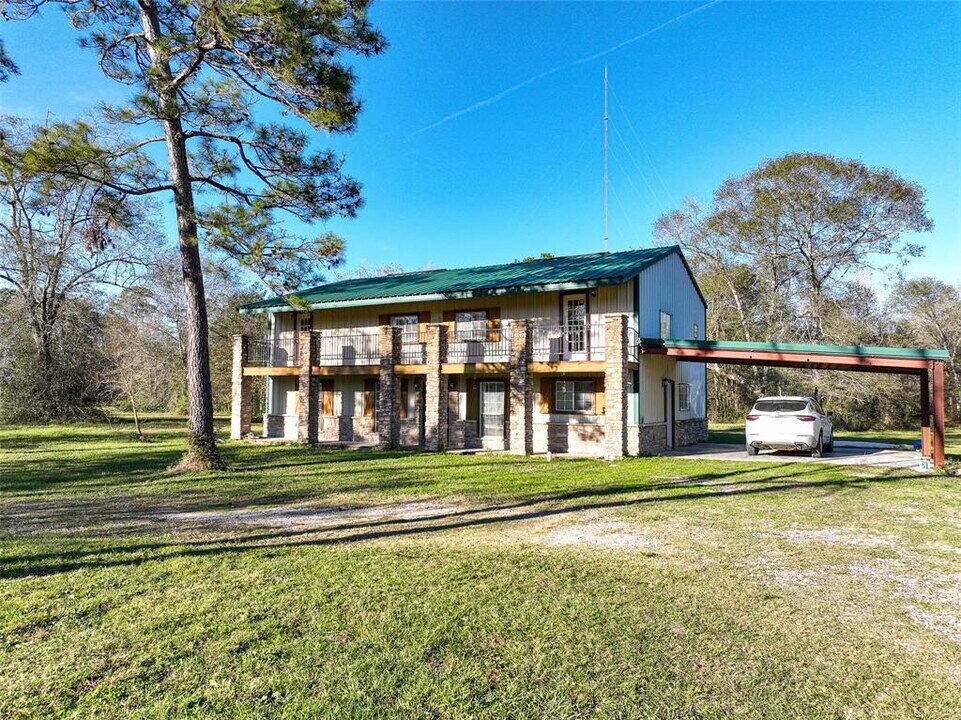 28283 FM 2090 in Splendora, TX - Building Photo