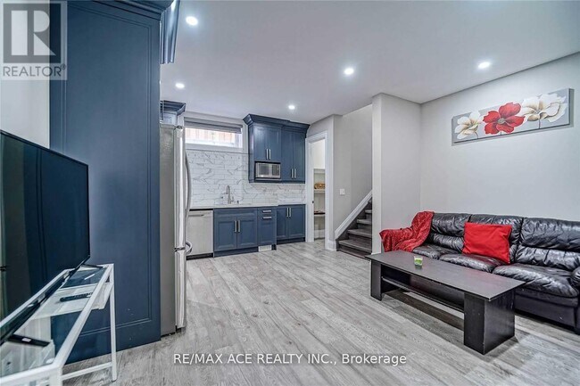 19 Ivanhoe Ct in Toronto, ON - Building Photo - Building Photo