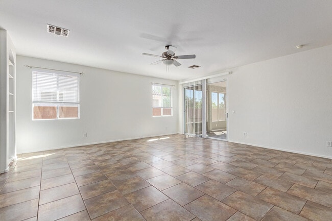 7407 W Darrow St in Phoenix, AZ - Building Photo - Building Photo