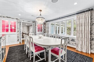 22 Chadwick Rd in Weston, MA - Building Photo - Building Photo