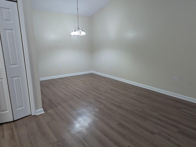 2410 Quazar Cir