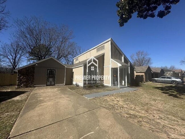 4133 Meadow Creek Rd in Memphis, TN - Building Photo - Building Photo