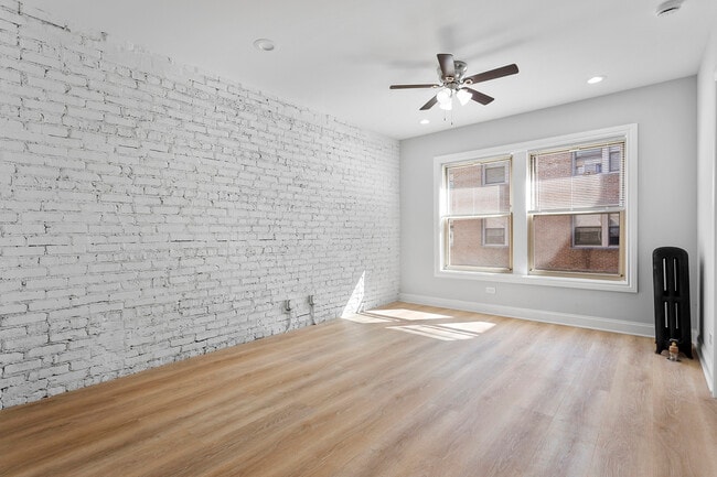 1633 W Chase Ave in Chicago, IL - Foto de edificio - Building Photo