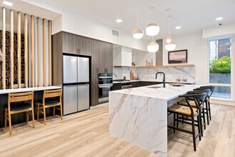 Ion Queen Anne Apartments in Seattle, WA - Building Photo - Building Photo