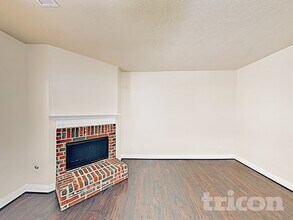 12043 Belle Ct in Pinehurst, TX - Foto de edificio - Building Photo