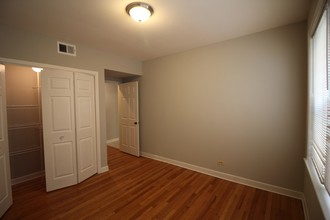 4250 N Keystone Ave, Unit 2S in Chicago, IL - Foto de edificio - Building Photo