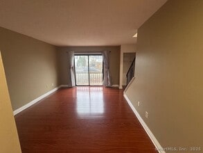 15 Crest St in West Haven, CT - Building Photo - Building Photo