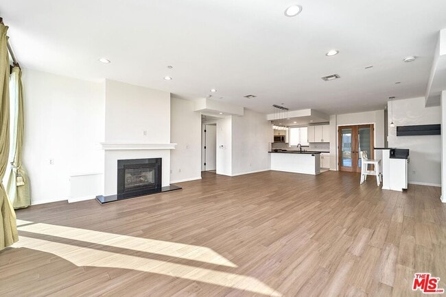 871 Crenshaw Blvd in Los Angeles, CA - Building Photo - Building Photo