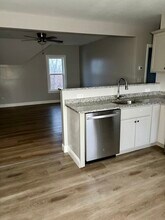 325 Snell St in Fall River, MA - Building Photo - Building Photo