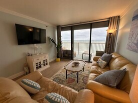 1403 Lake Park Blvd S in Carolina Beach, NC - Building Photo