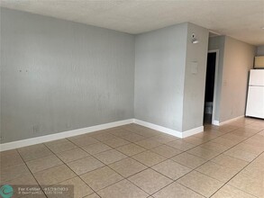 5332 NW 18th Pl in Lauderhill, FL - Building Photo - Building Photo