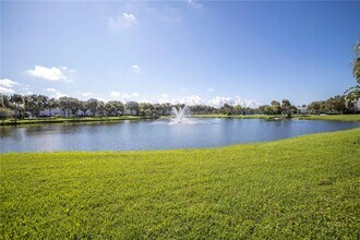 4816 Snook Dr SE in St. Petersburg, FL - Building Photo - Building Photo