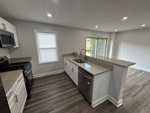 222 Chesna Dr in Pittsburgh, PA - Building Photo - Building Photo