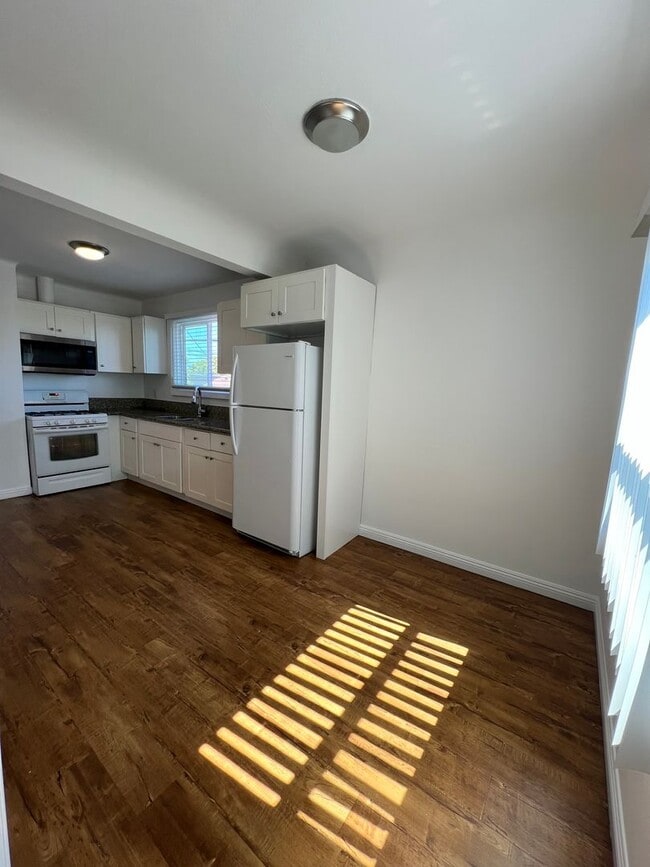 4172 S Hobart Blvd in Los Angeles, CA - Building Photo - Building Photo