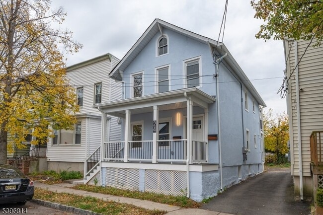24 Dean St in West Orange, NJ - Foto de edificio - Building Photo