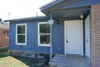 516 J St in San Antonio, TX - Building Photo - Building Photo