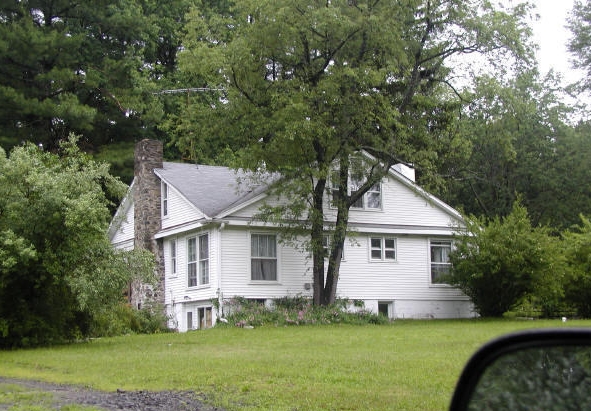 Huffman Hill Rd in East Stroudsburg, PA - Building Photo