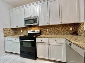 8962 SW 18th St in Miramar, FL - Building Photo - Building Photo
