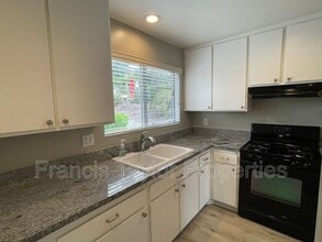1651 Peacock Blvd in Oceanside, CA - Building Photo - Building Photo
