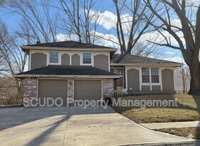 1211 SE 4th Terrace in Lee's Summit, MO - Building Photo