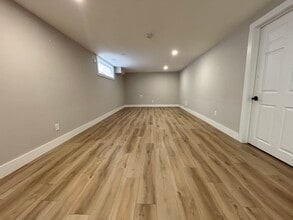 95 Cardinal Dr in Hamilton, ON - Building Photo - Building Photo