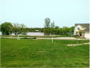 11306 Woodruff Lake Dr in Brighton, MI - Building Photo - Building Photo