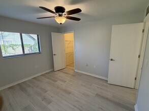 8434 Cypress Lake Cir in Sarasota, FL - Building Photo - Building Photo