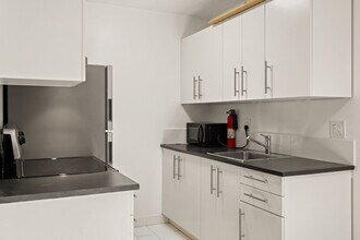 474 Clifton St in Oakland, CA - Building Photo - Building Photo