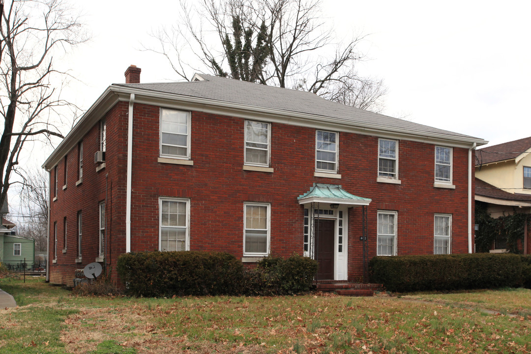 4419 W Broadway in Louisville, KY - Foto de edificio