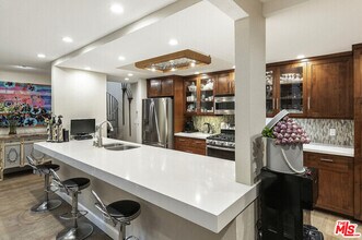 1650 Veteran Ave in Los Angeles, CA - Building Photo - Building Photo